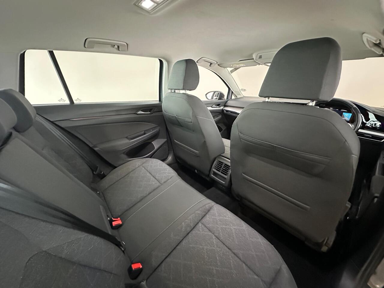 Volkswagen Golf VE22LUD