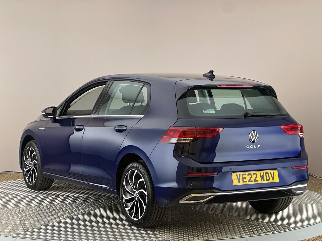 Volkswagen Golf VE22WDV