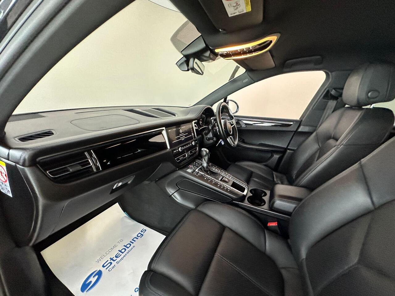 Porsche Macan AJ19VYM