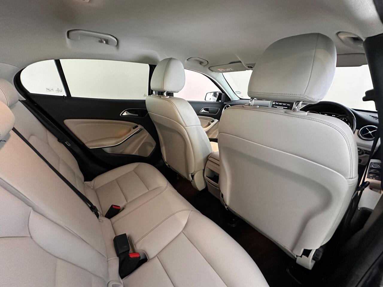 Mercedes-Benz GLA SR68KBZ