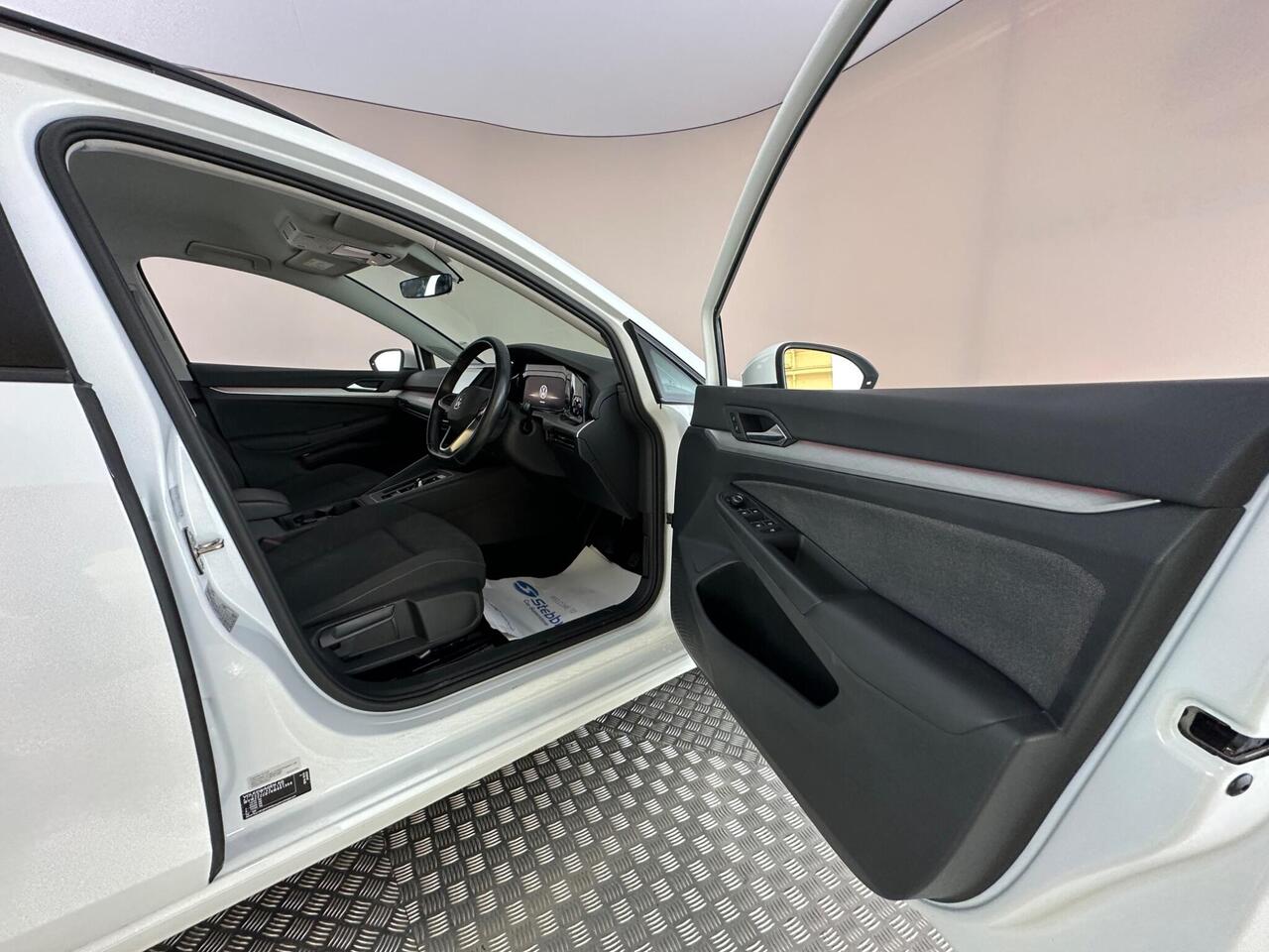 Volkswagen Golf AE73YPM