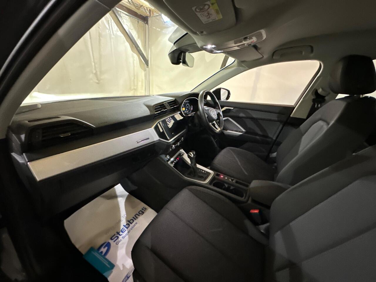 Audi Q3 MW22OVR