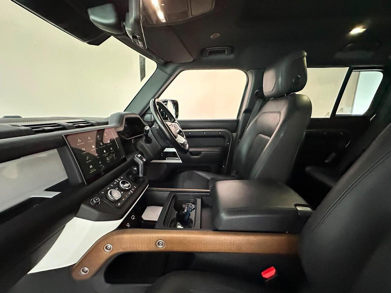 Land Rover Defender 110 FH71KKZ