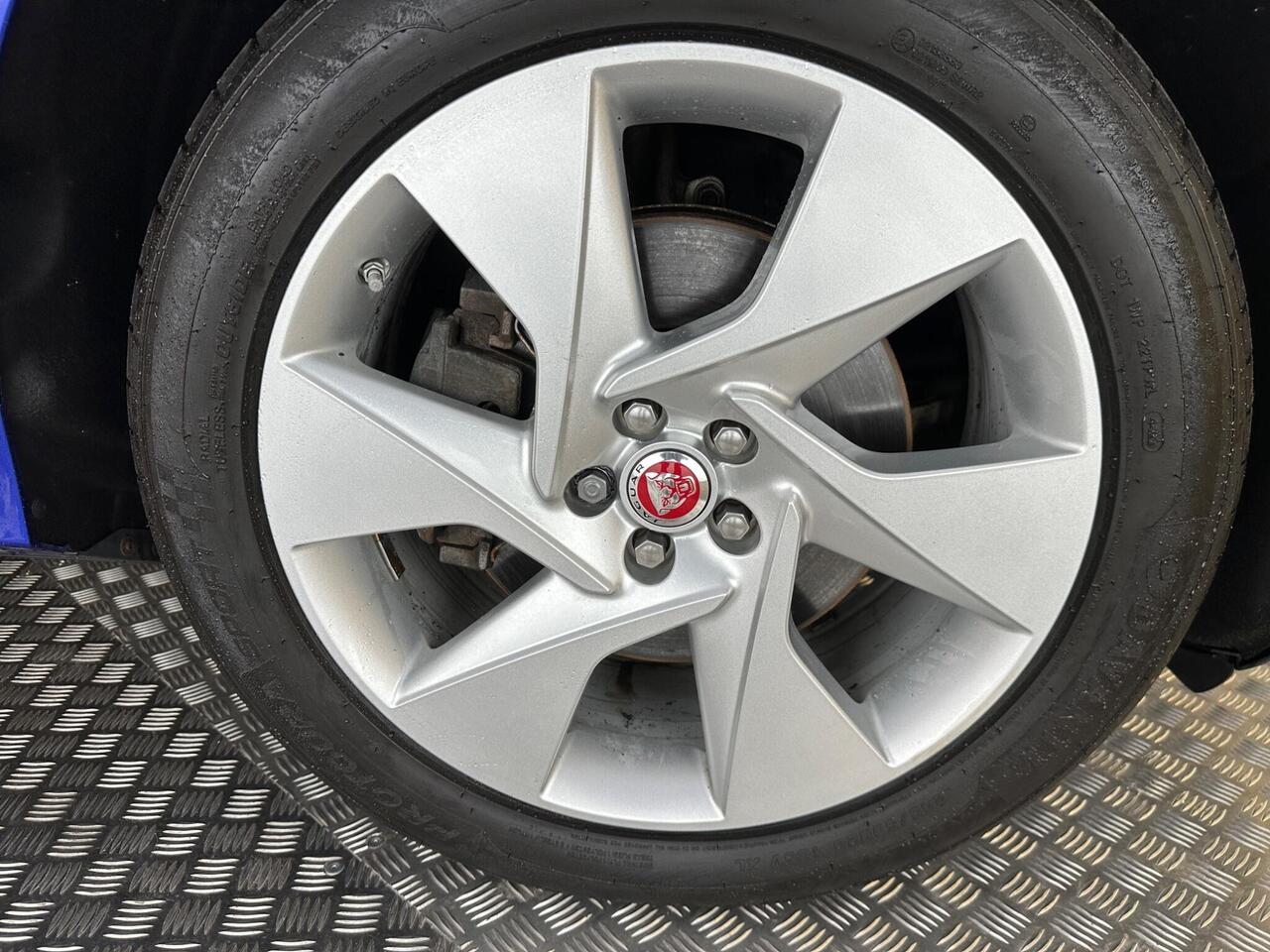 Jaguar I-PACE OE69KTP