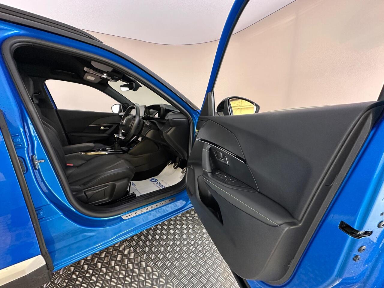 Peugeot 2008 KW72VUU