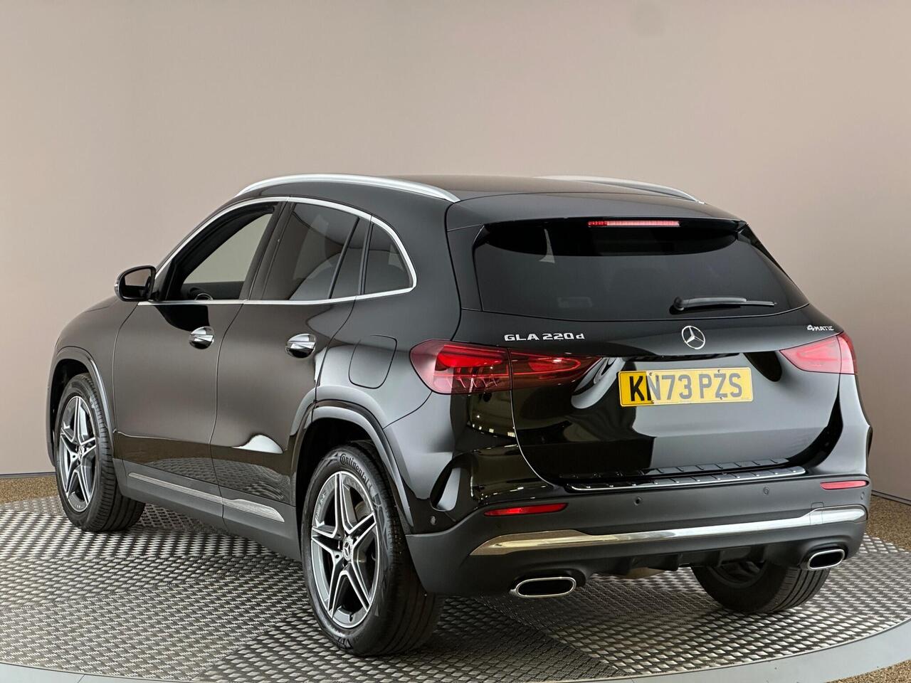 Mercedes-Benz GLA KN73PZS