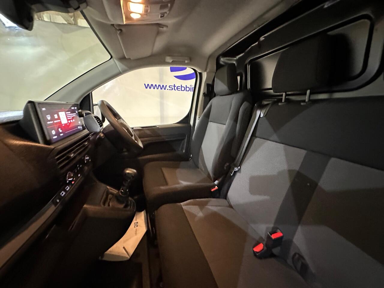 Vauxhall Vivaro DN24YLM