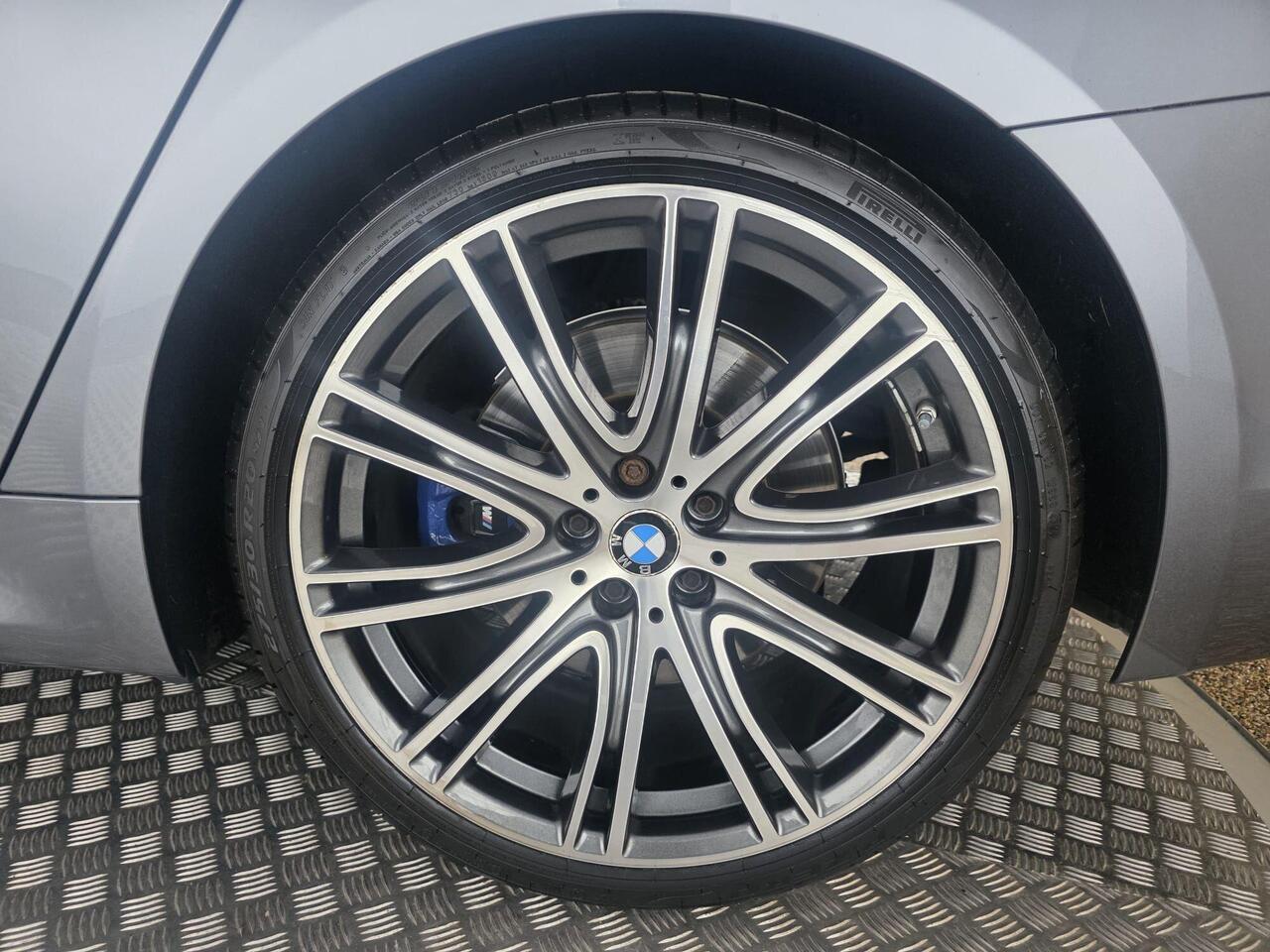 BMW 5 Series YK18JUW