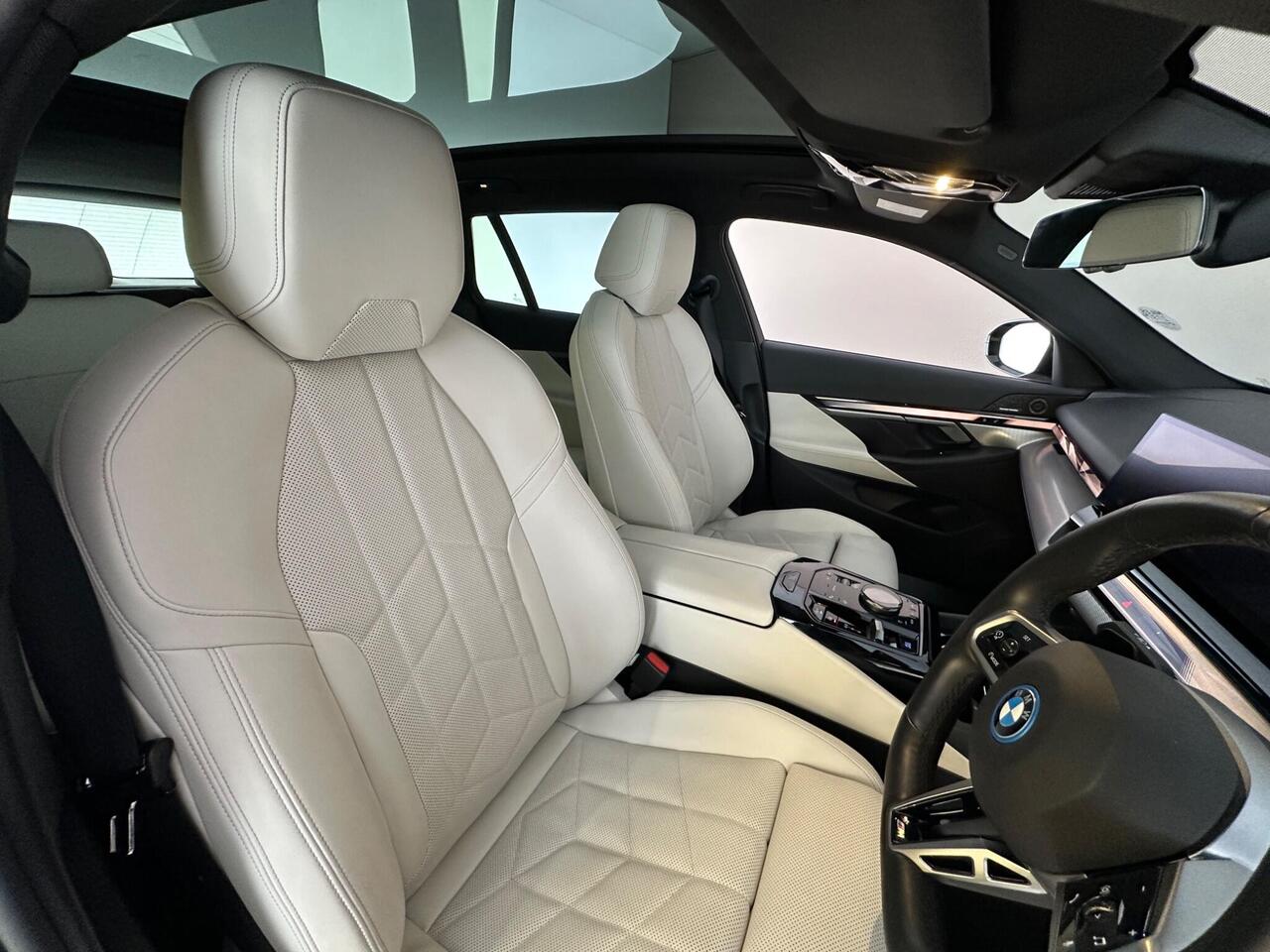 BMW i5 AO25HRK