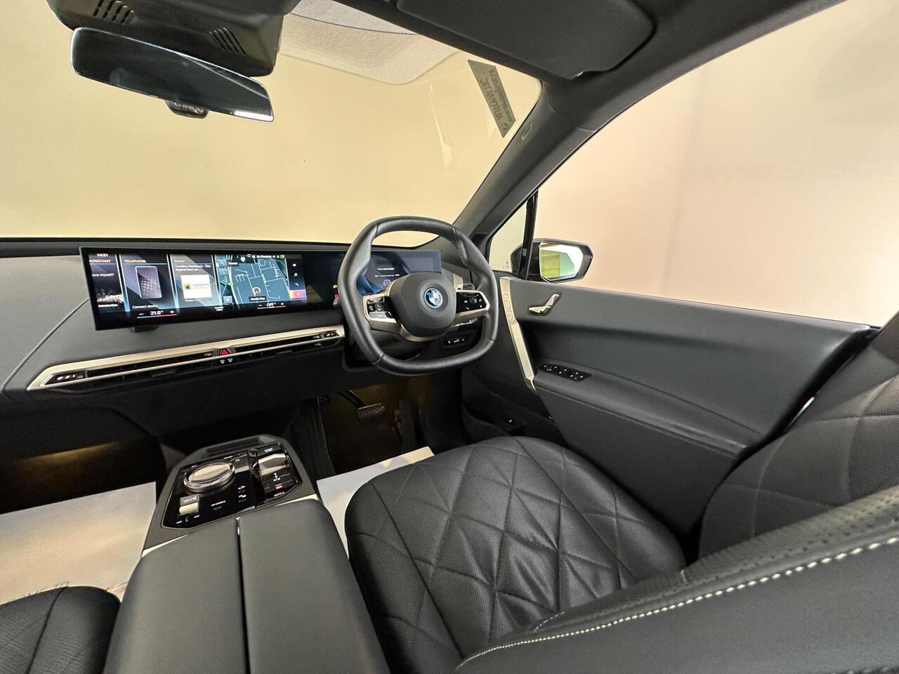 BMW iX LJ72AGA