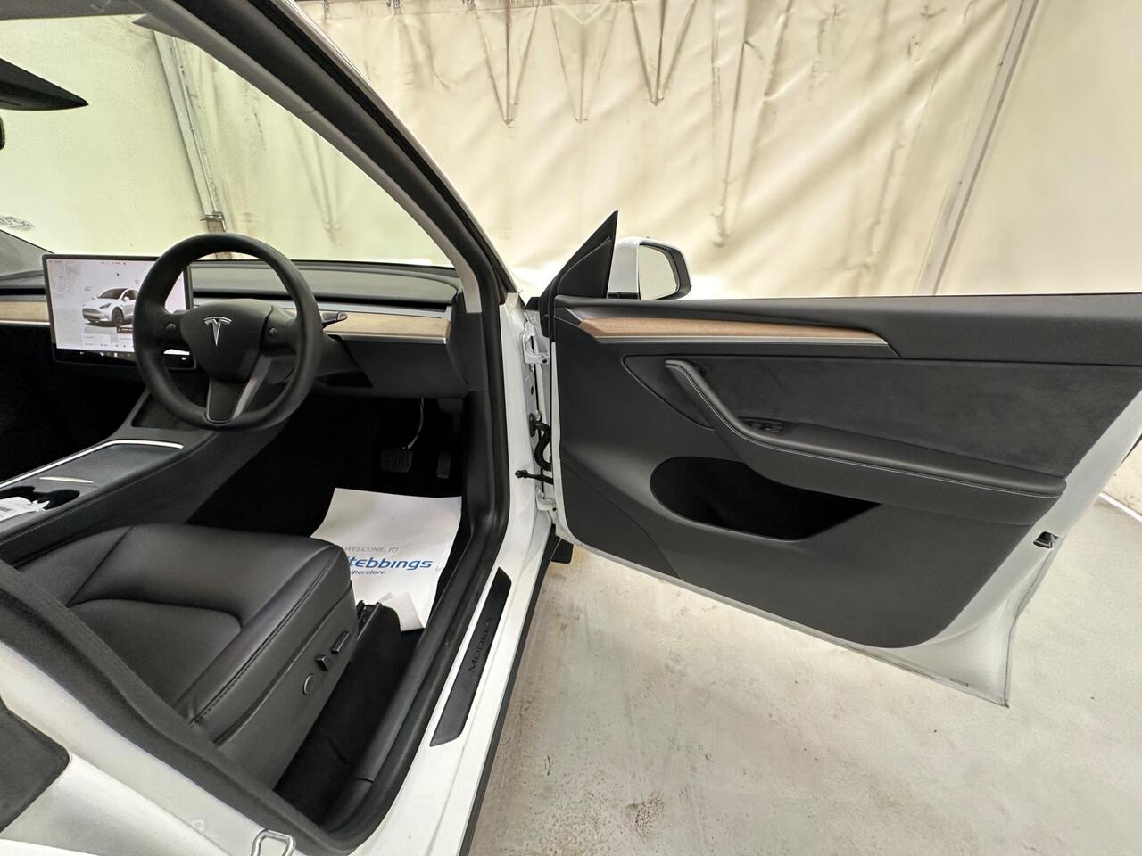 Tesla Model Y MW22ZYE