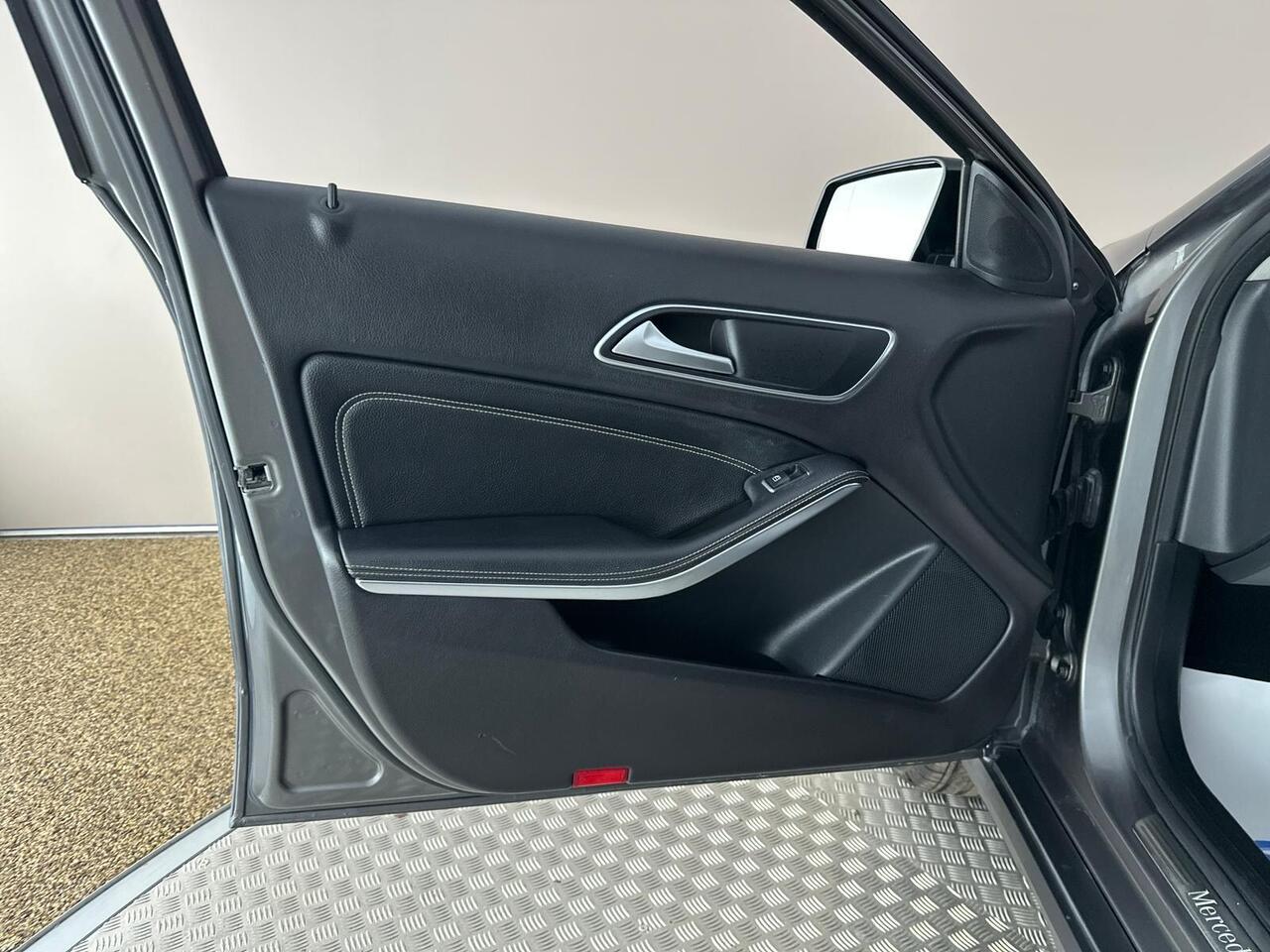 Mercedes-Benz GLA YH69VSZ