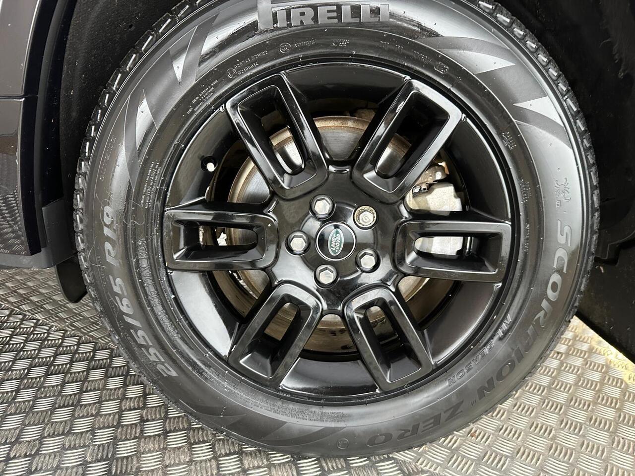 Land Rover Defender 130 BL72MHF