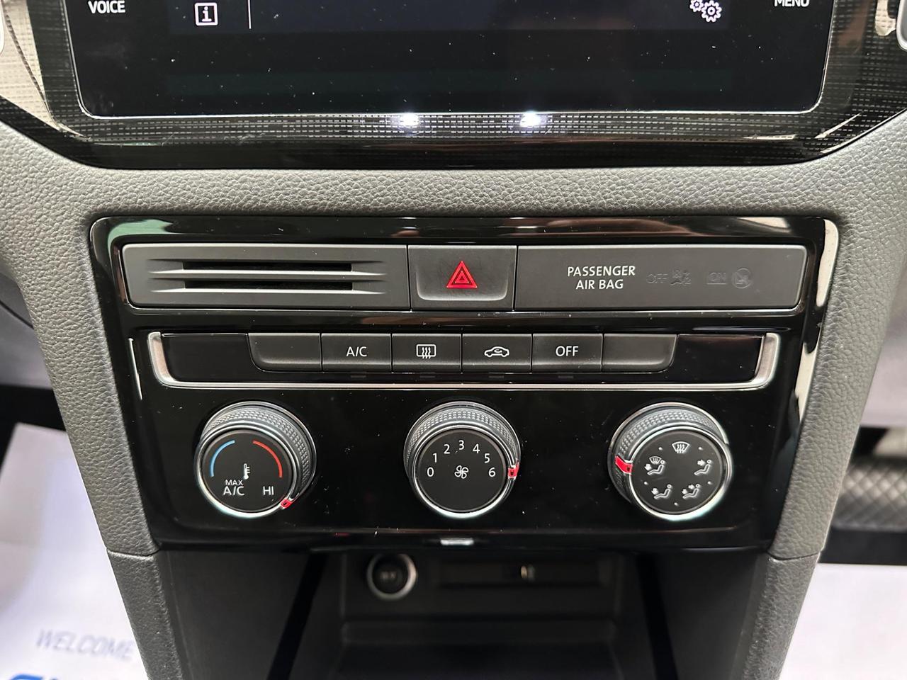 Volkswagen Golf SV LR69XWM