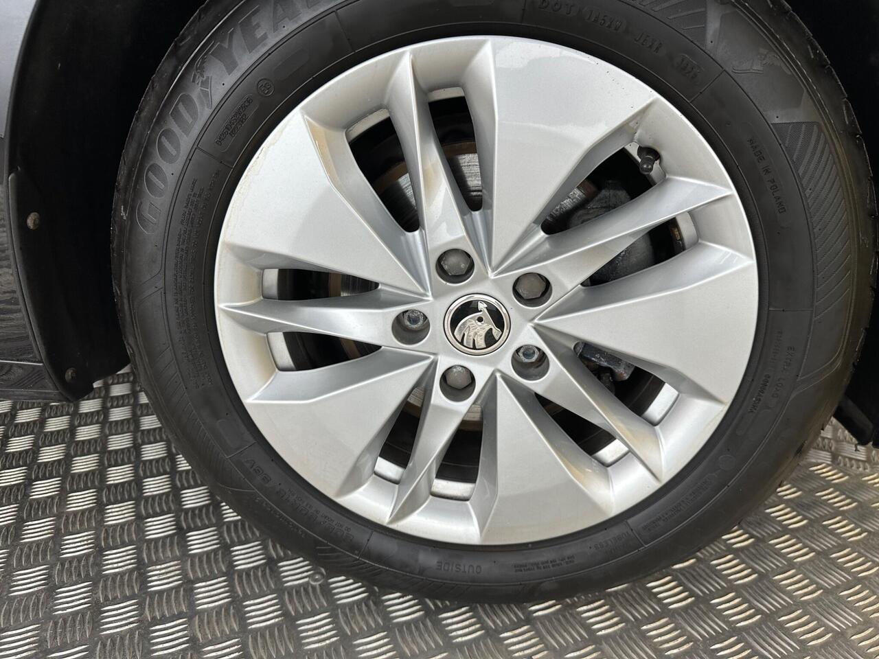 Skoda Octavia WN72ZZV