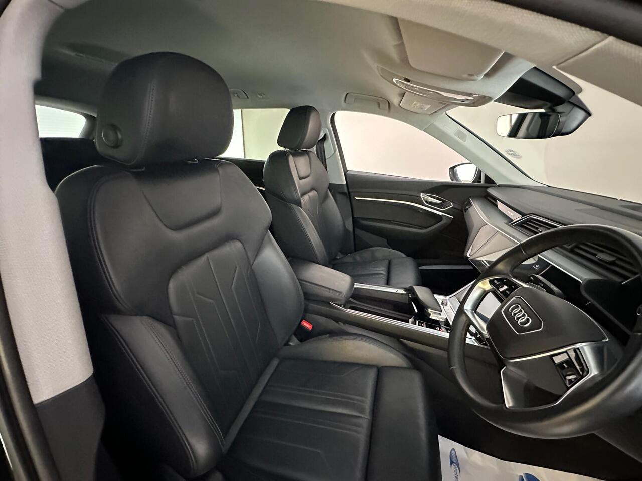 Audi e-tron RY21HHX