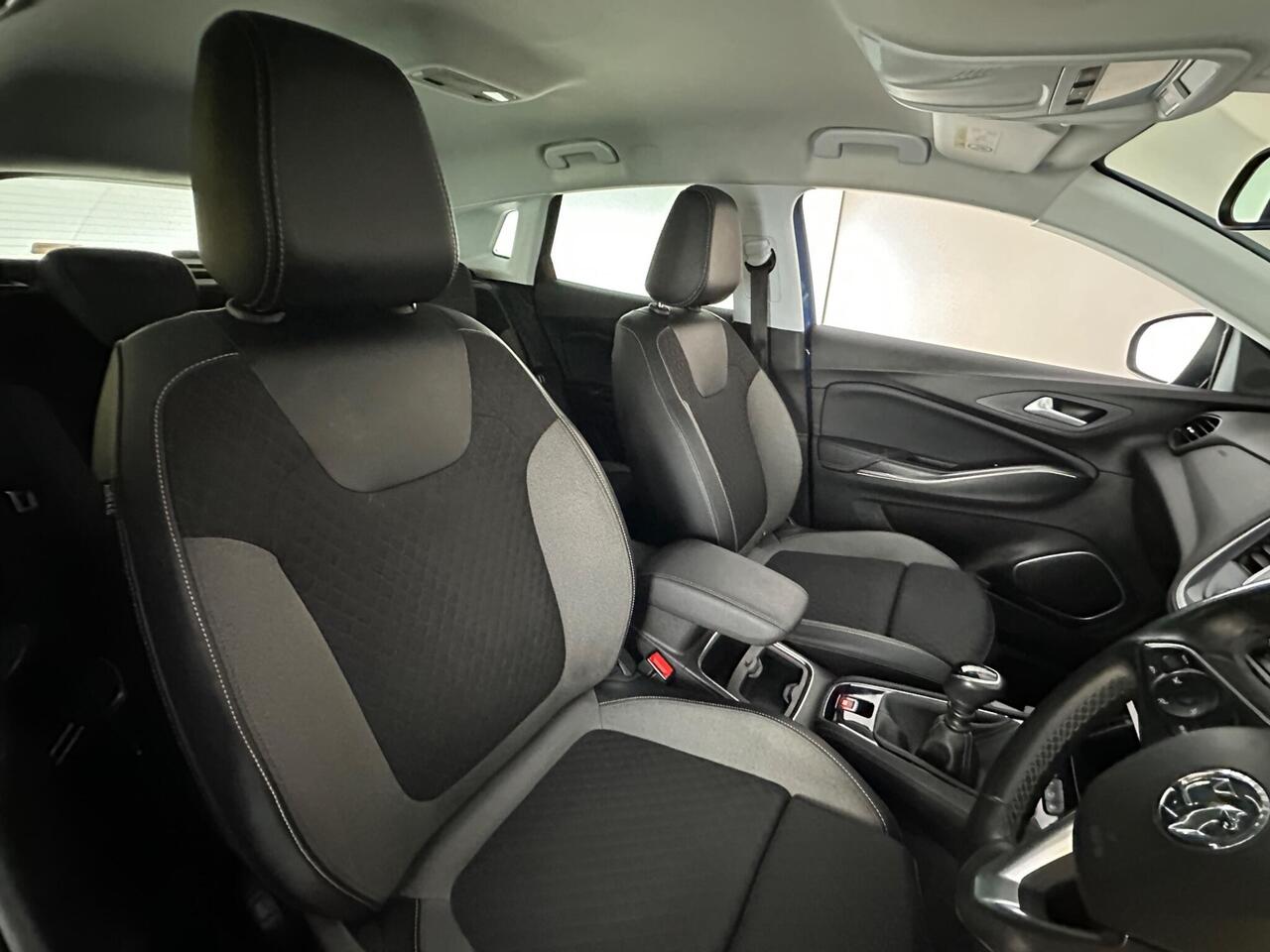 Vauxhall Grandland X DT69YHN