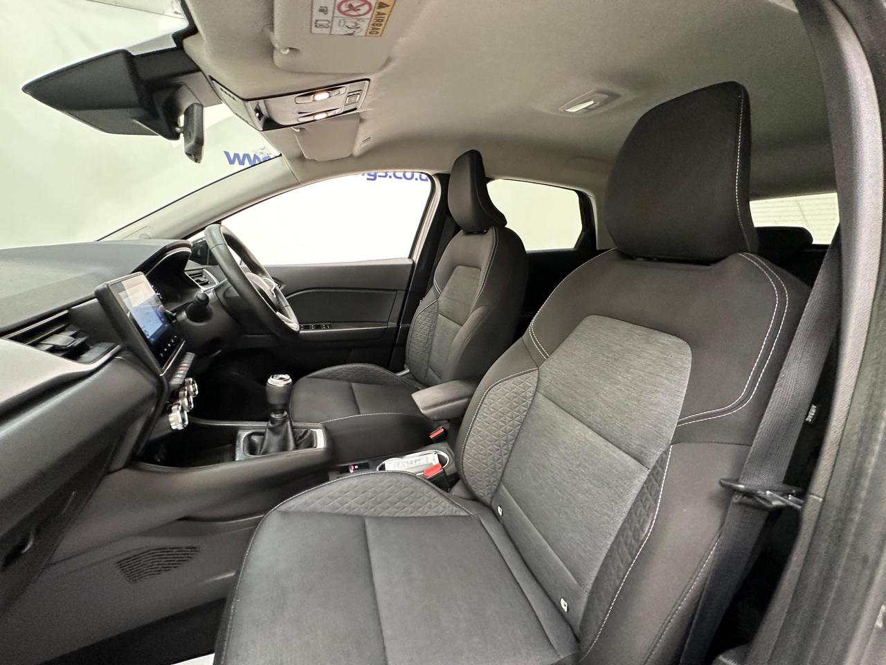 Renault Captur NL22YHZ
