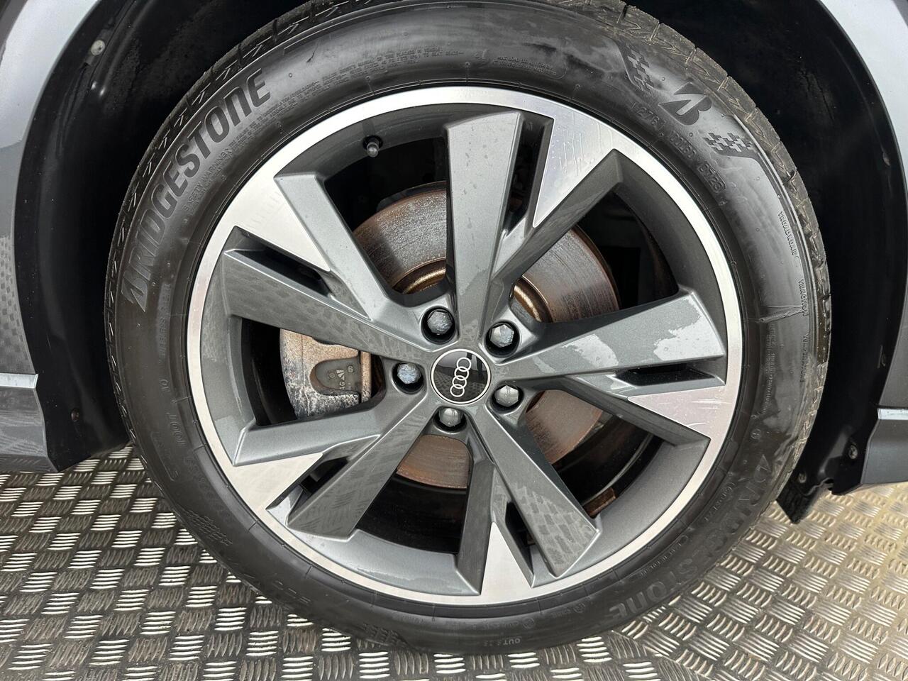 Audi Q4 e-tron SH72GYA