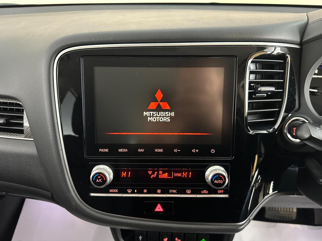 Mitsubishi Outlander FM19SHX
