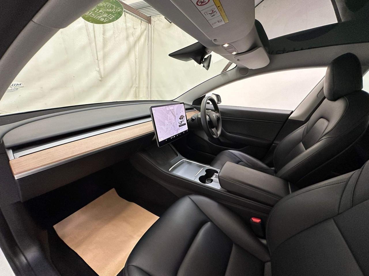 Tesla Model 3 MT70YGF