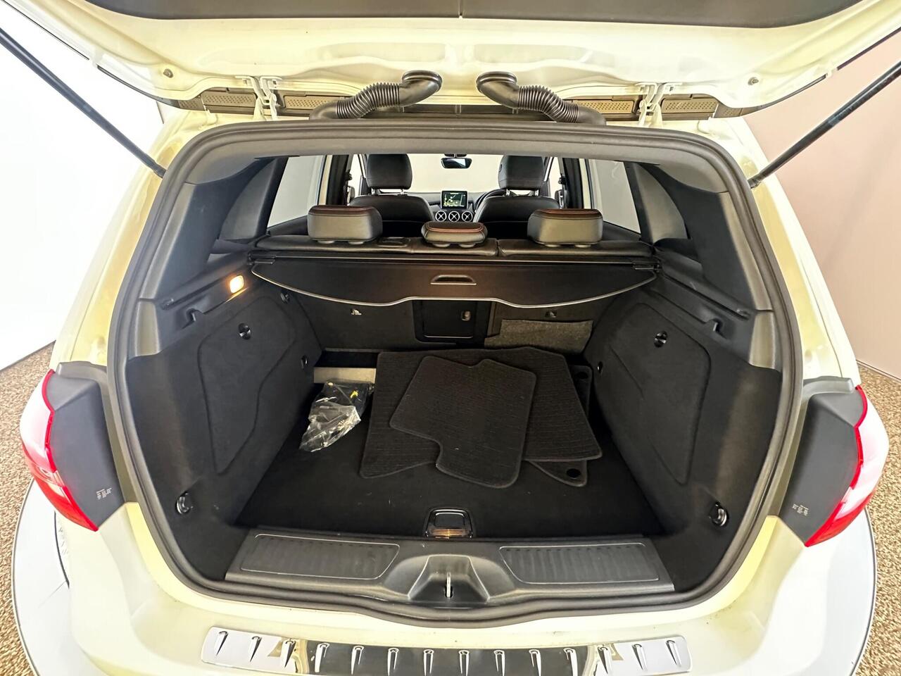 Mercedes-Benz B Class KT65HXO