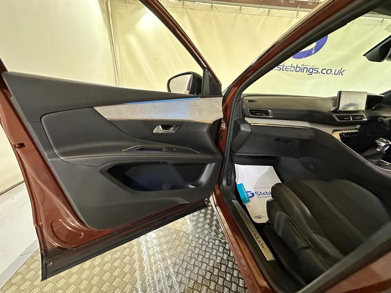 Peugeot 5008 YP21AXZ