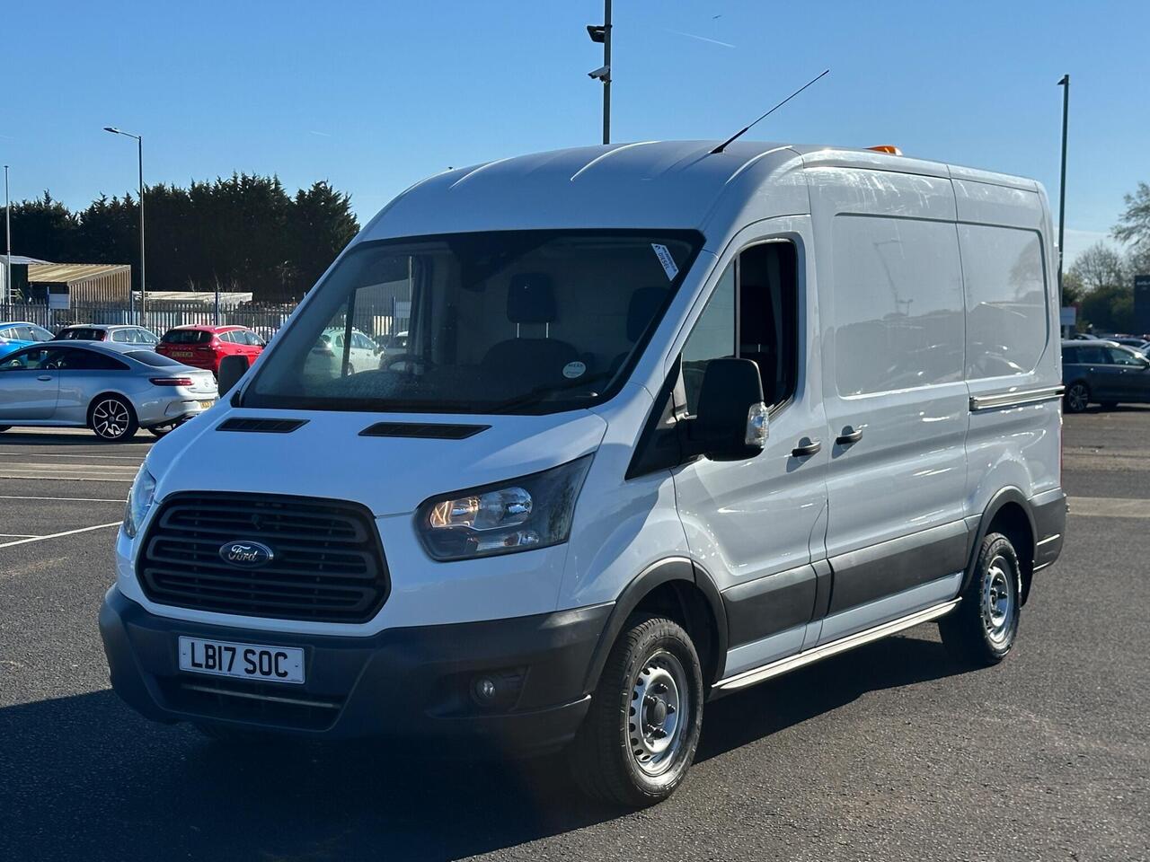 Ford Transit LB17SOC