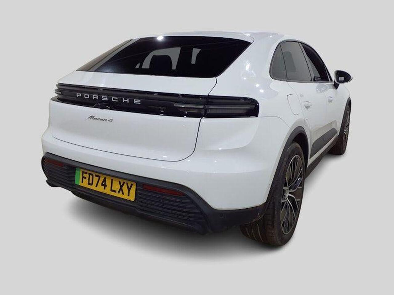 Porsche Macan FD74LXY