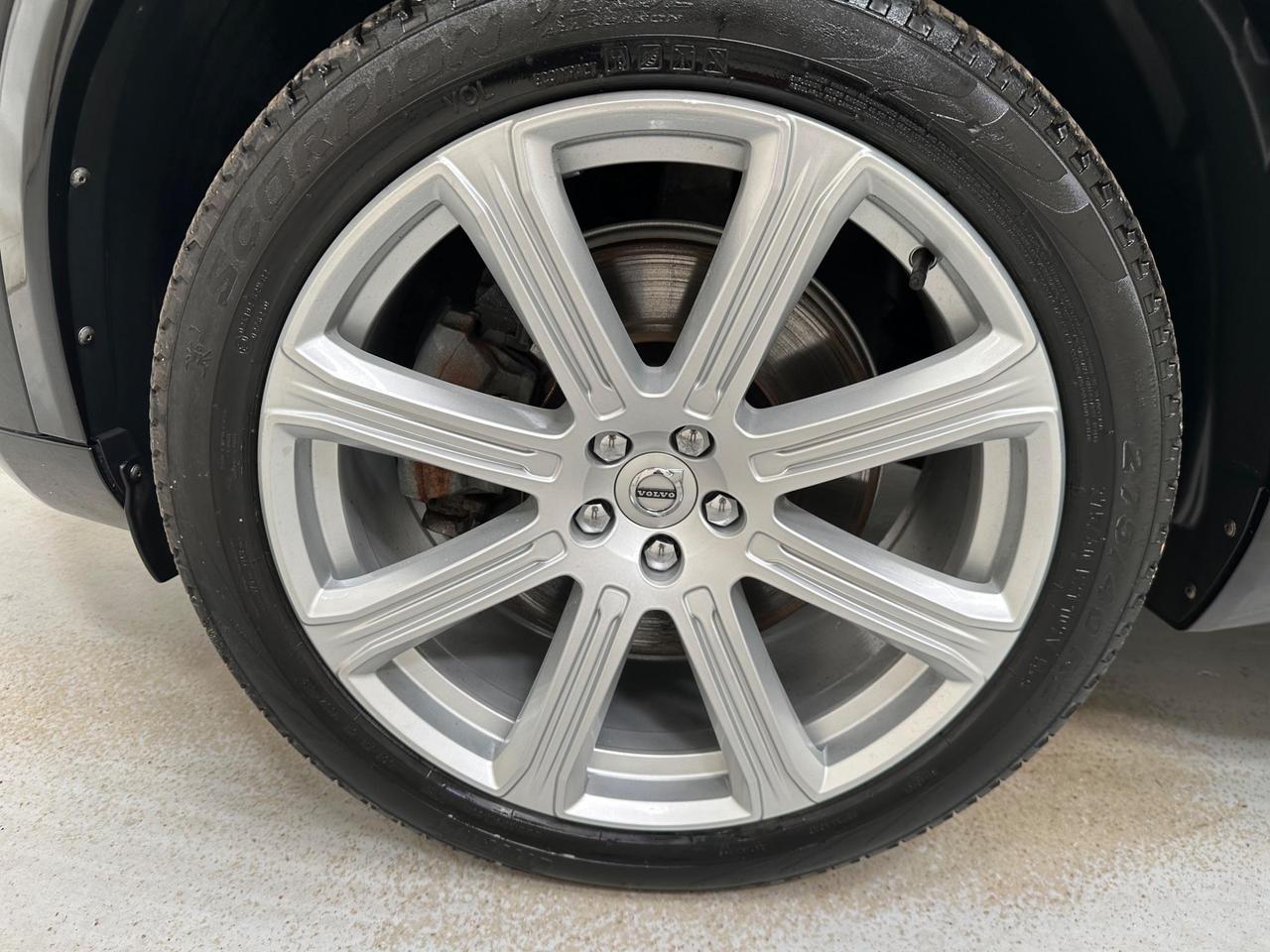 Volvo XC90 YT67WMO