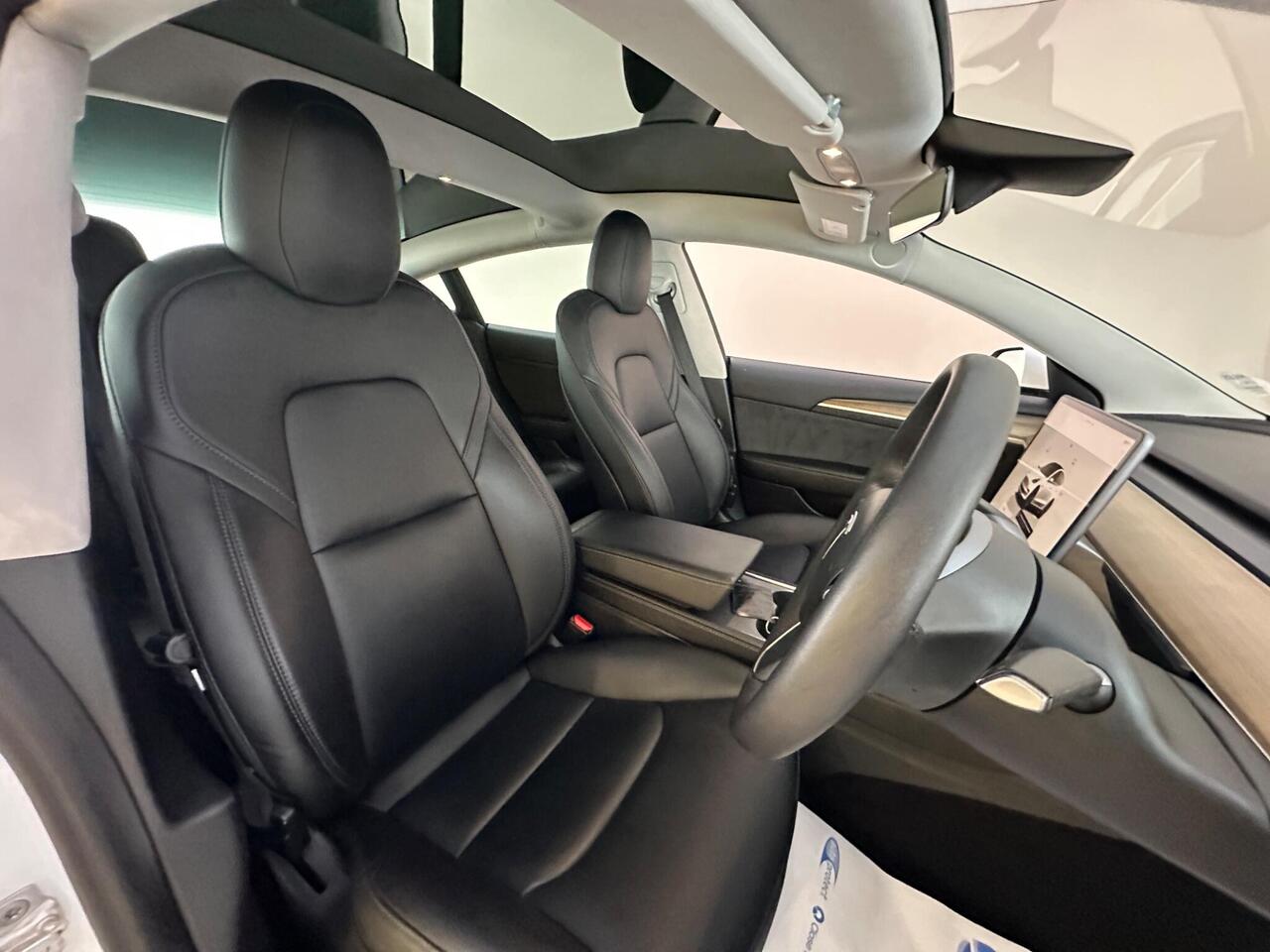 Tesla Model 3 AF72VVL