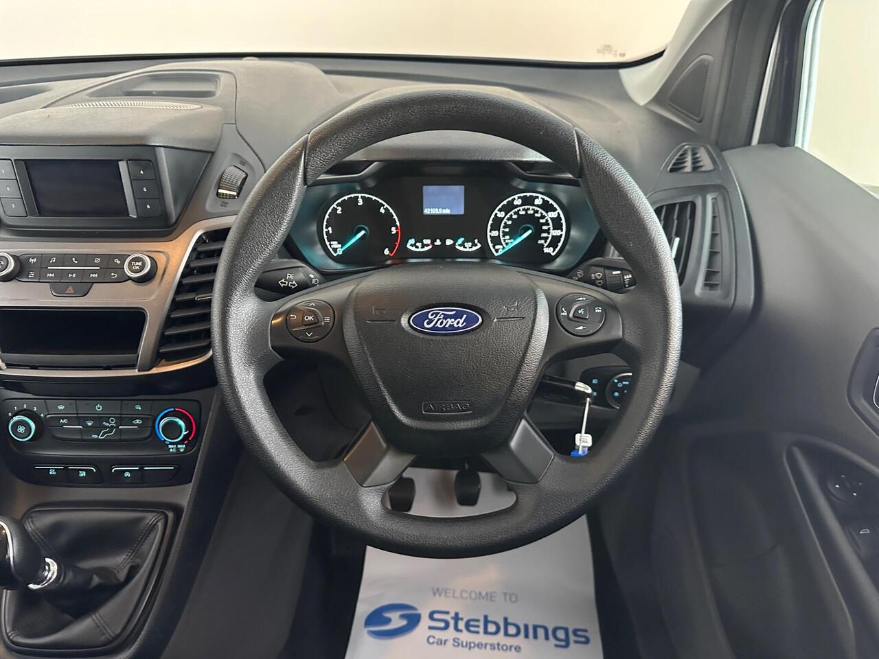 Ford Transit Connect YM22UNX