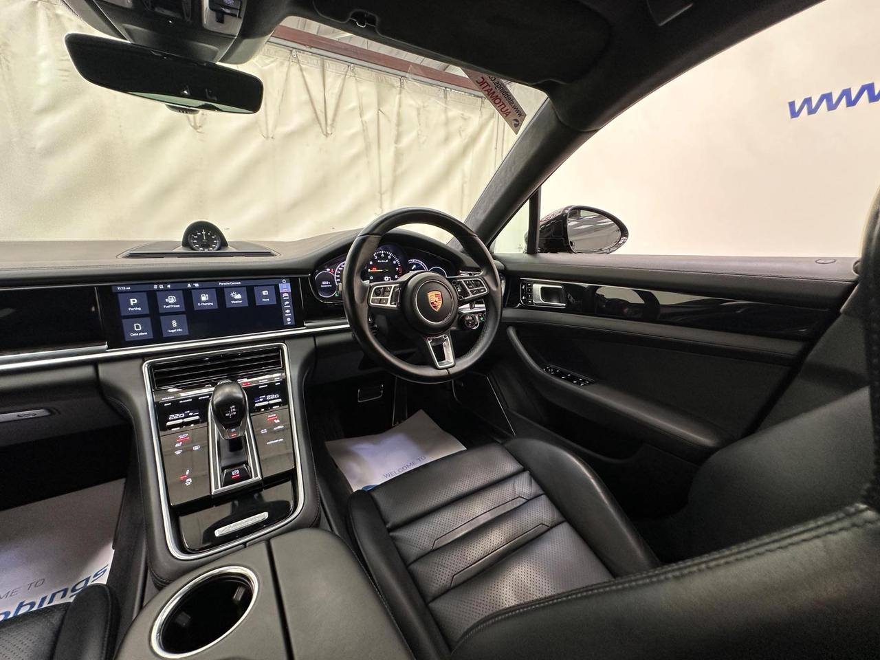 Porsche Panamera LN69UYK