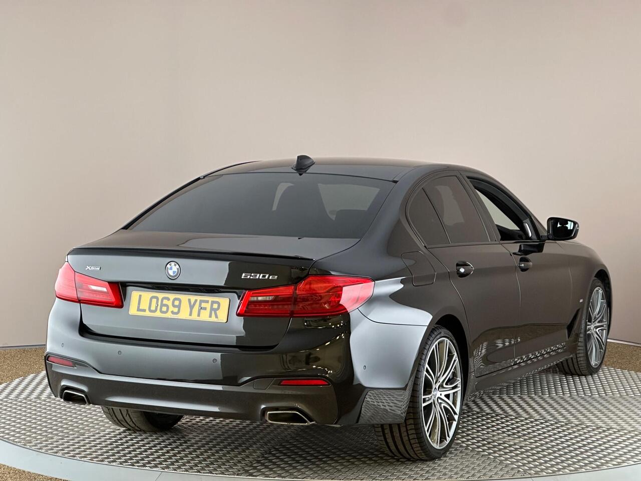 BMW 5 Series LO69YFR