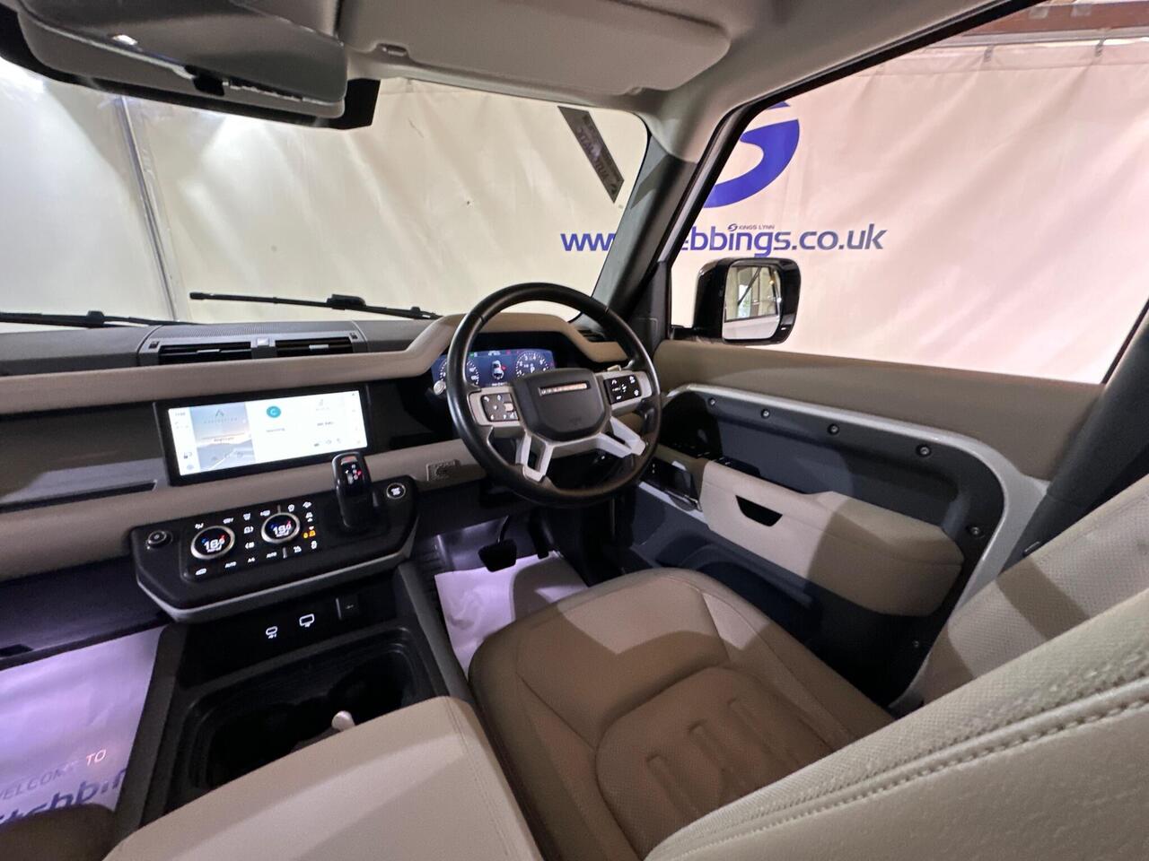 Land Rover Defender 110 OY20YDU
