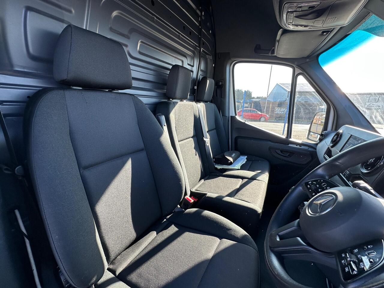Mercedes-Benz Sprinter YK24DXA