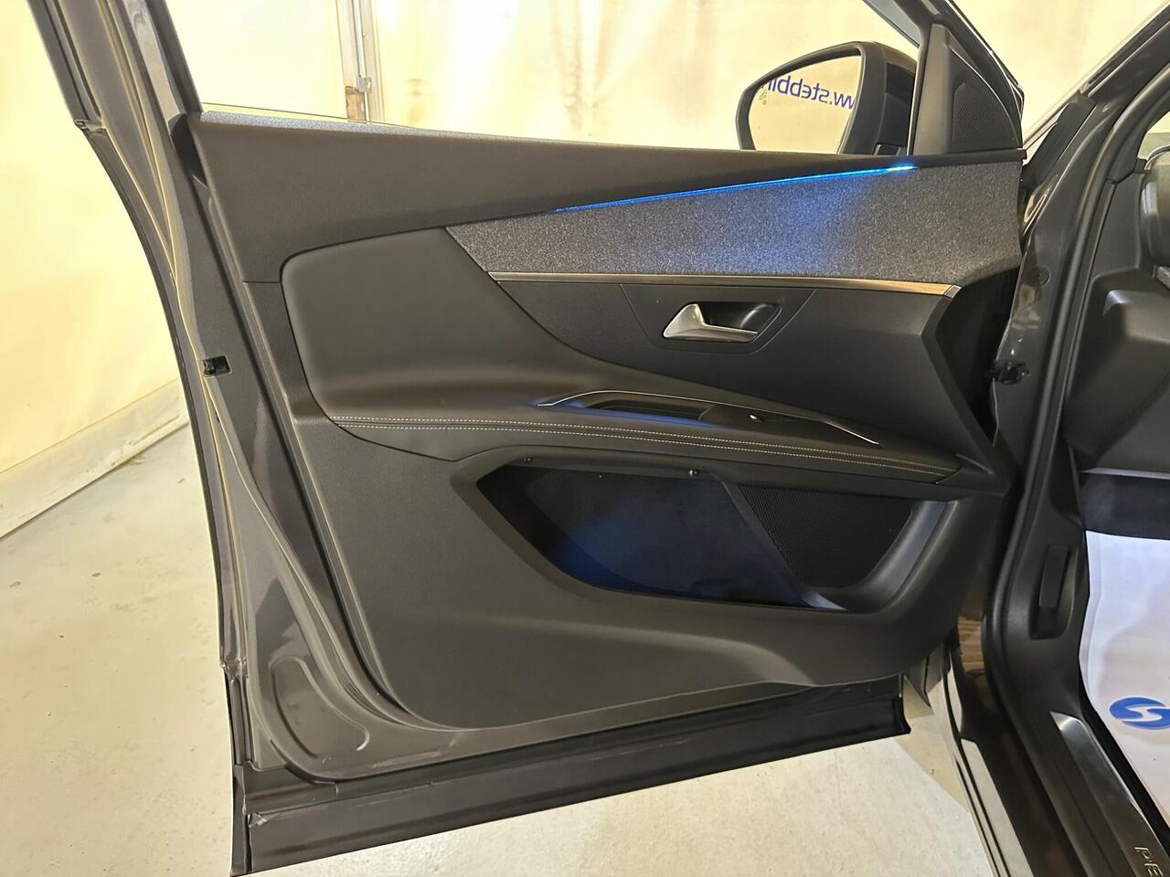 Peugeot 3008 AV17NKP