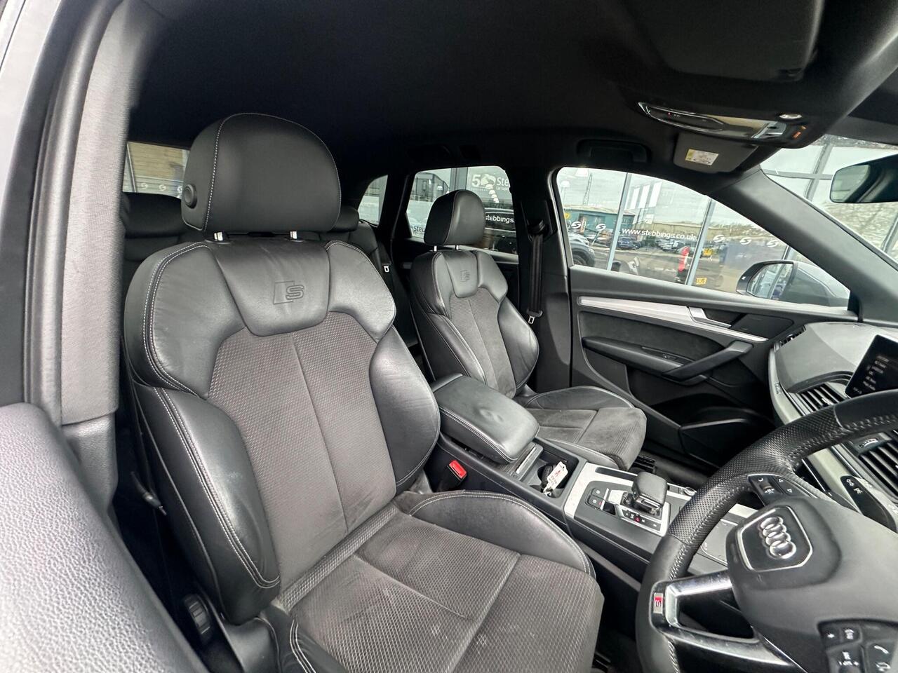 Audi Q5 YX19ODE