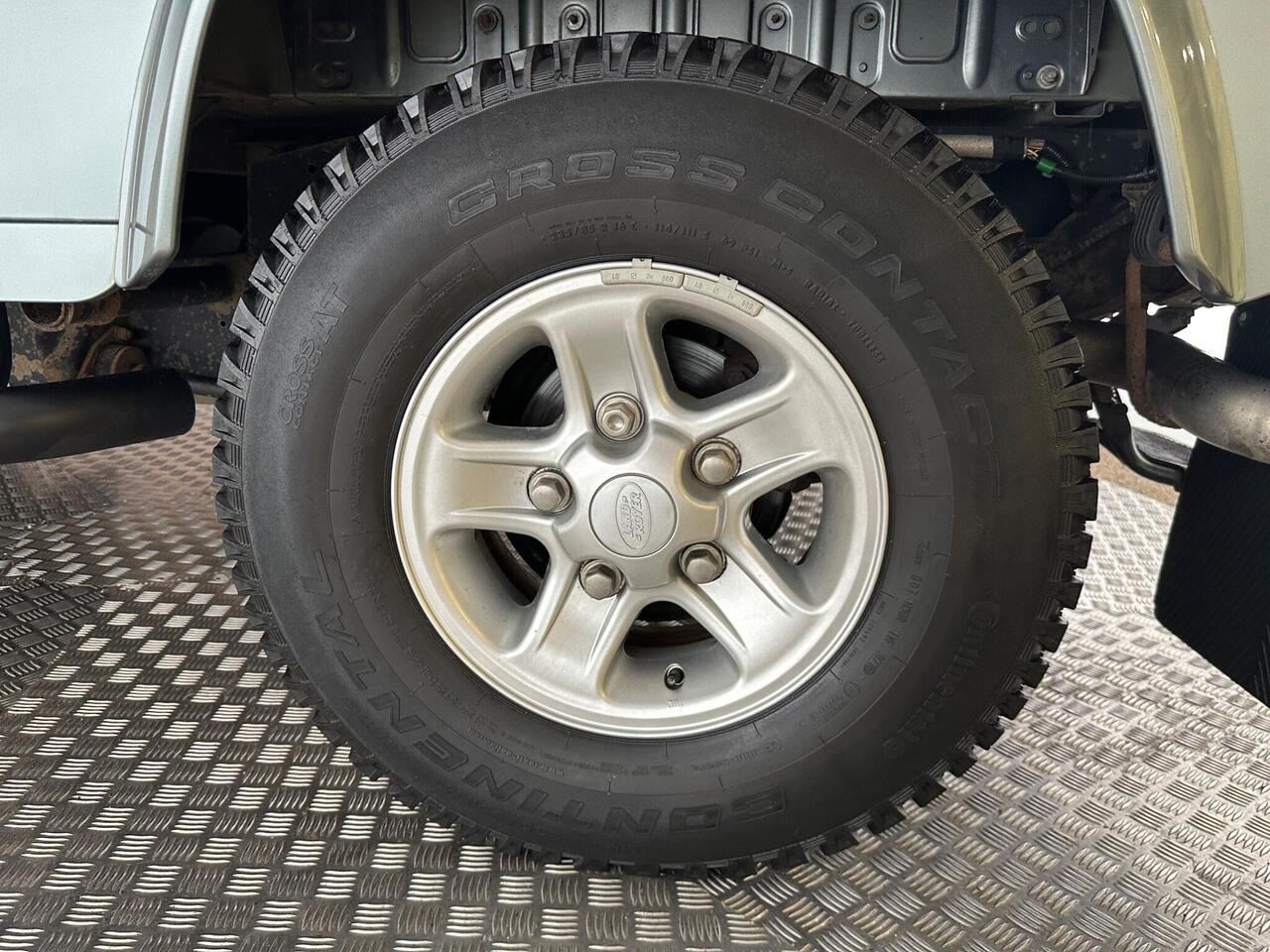 Land Rover Defender 90 GF65NXH