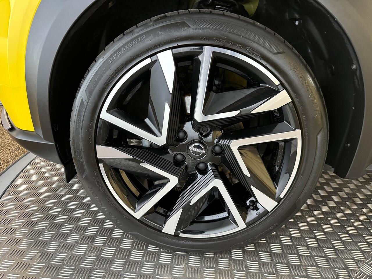 Nissan Juke LE74FDZ