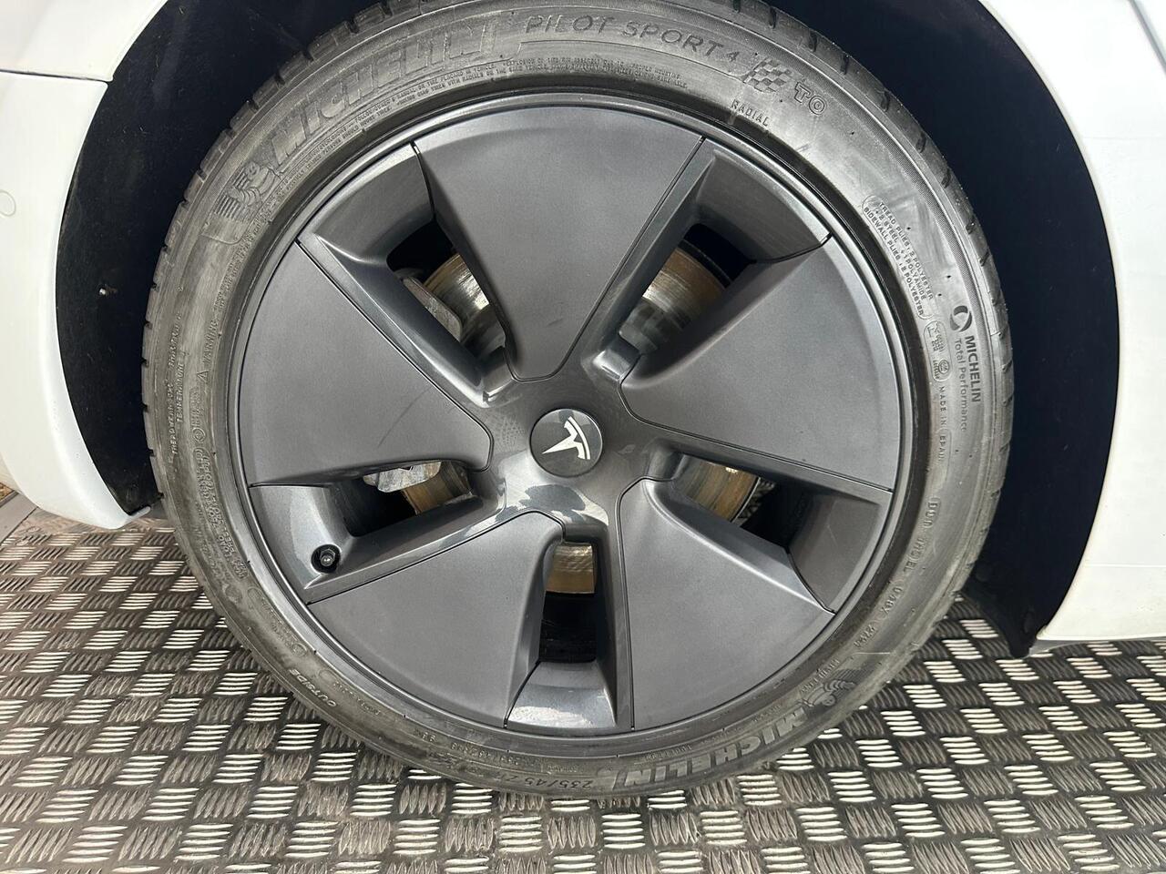 Tesla Model 3 LB70DKD