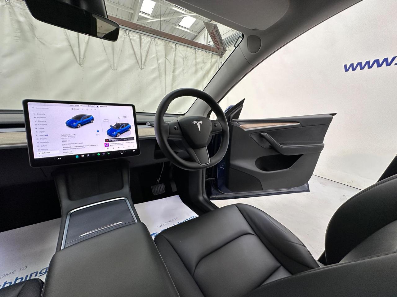 Tesla Model Y GJ23KMV