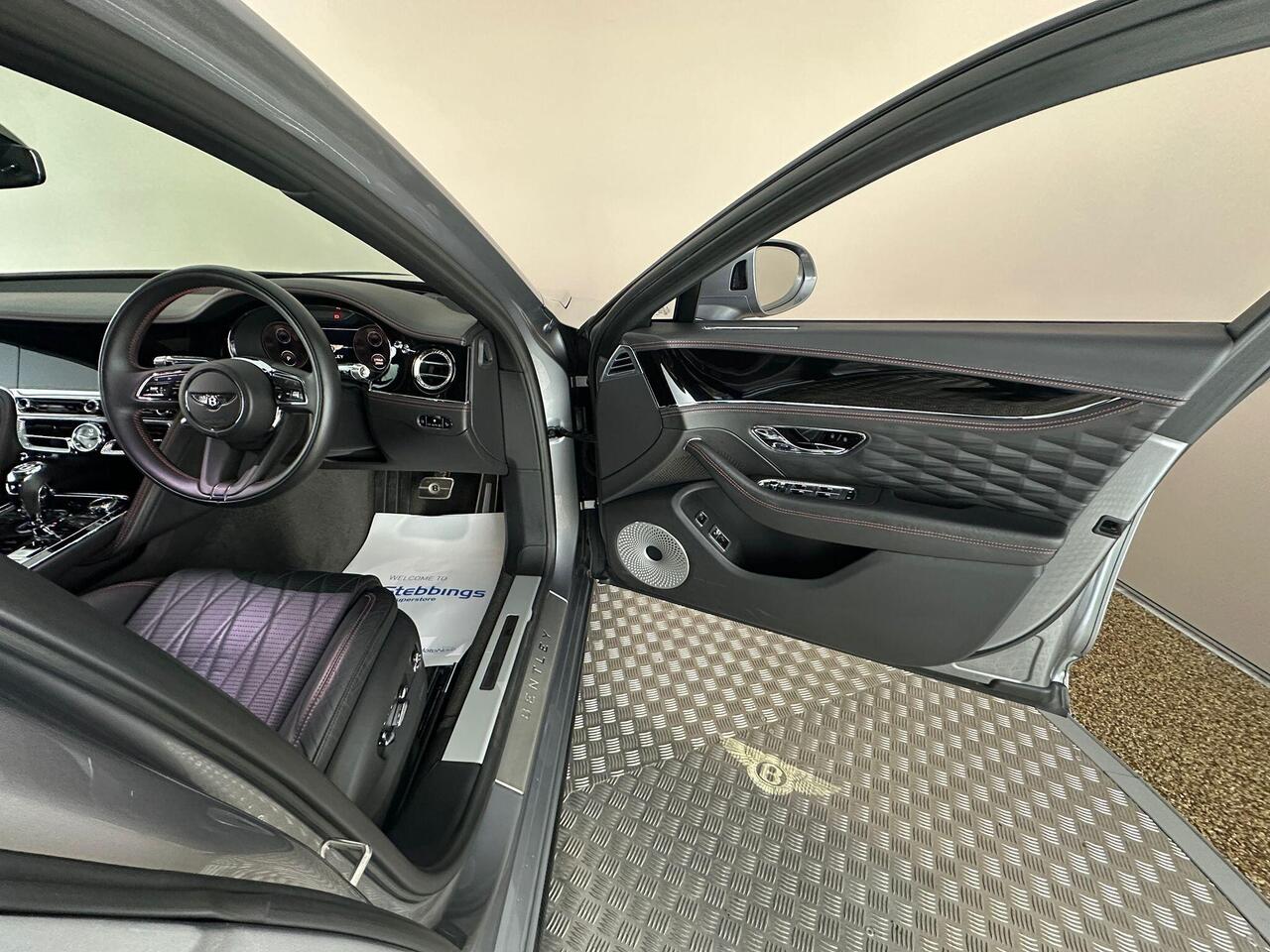 Bentley Flying Spur SN71VZD