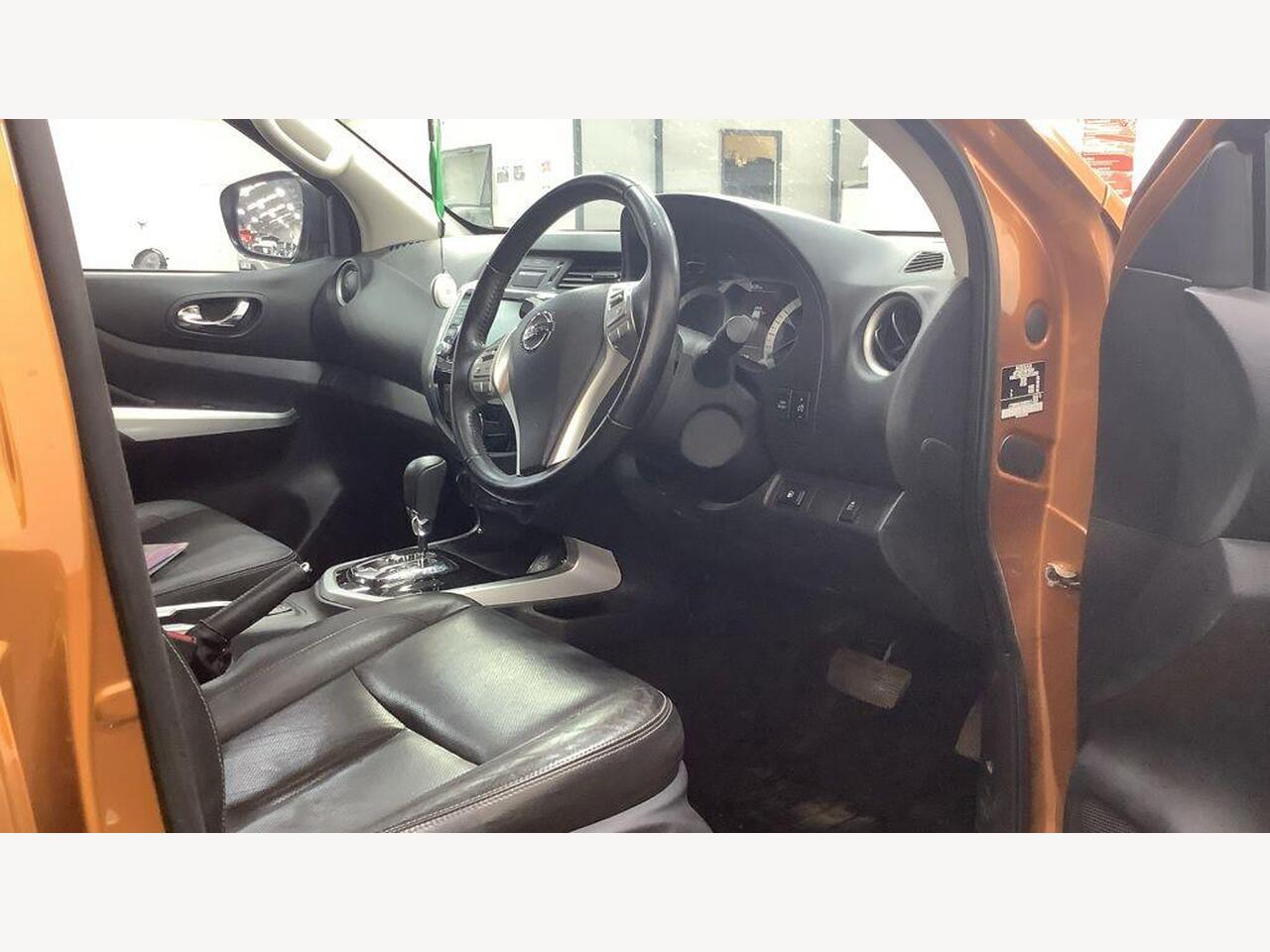 Nissan Navara BK70YHX