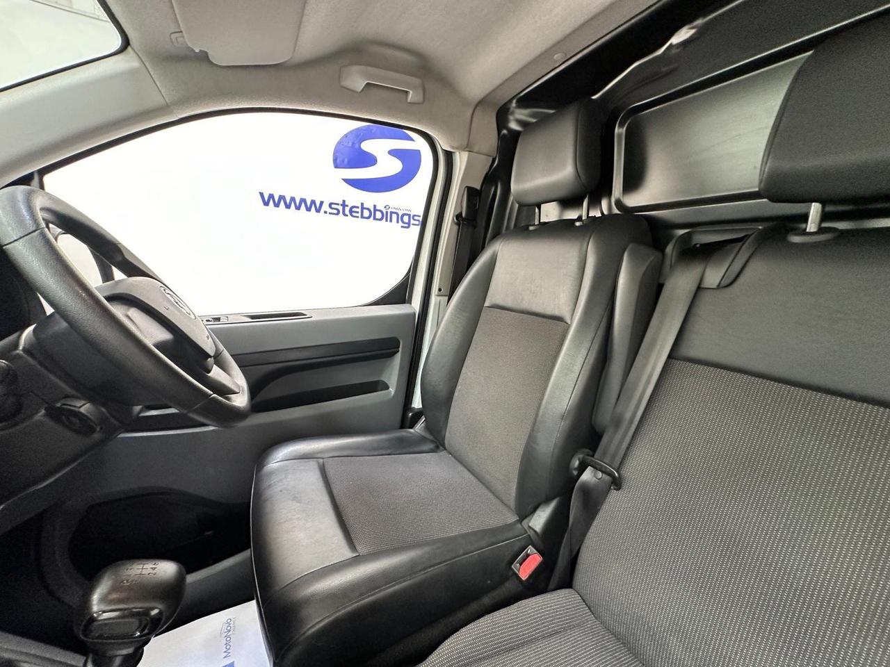 Vauxhall Vivaro DT70GHH