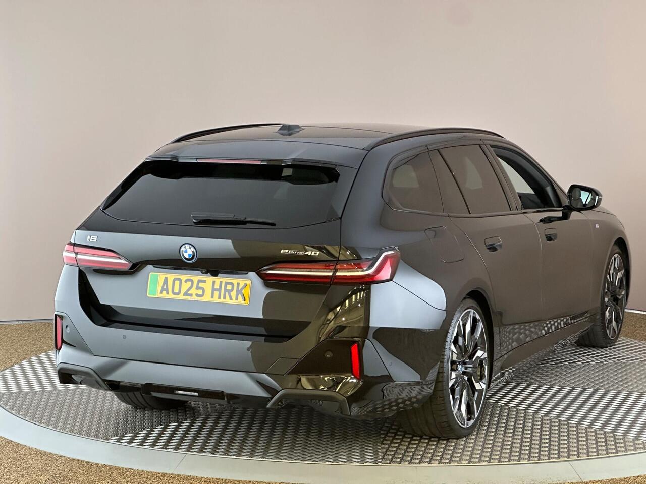 BMW i5 AO25HRK
