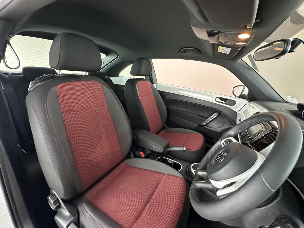 Volkswagen Beetle NA64UNW