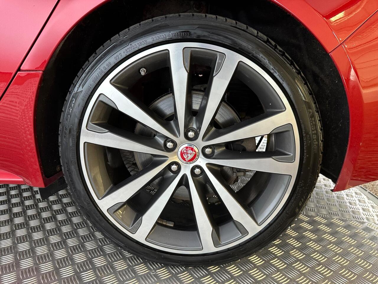 Jaguar XF VF17UOJ