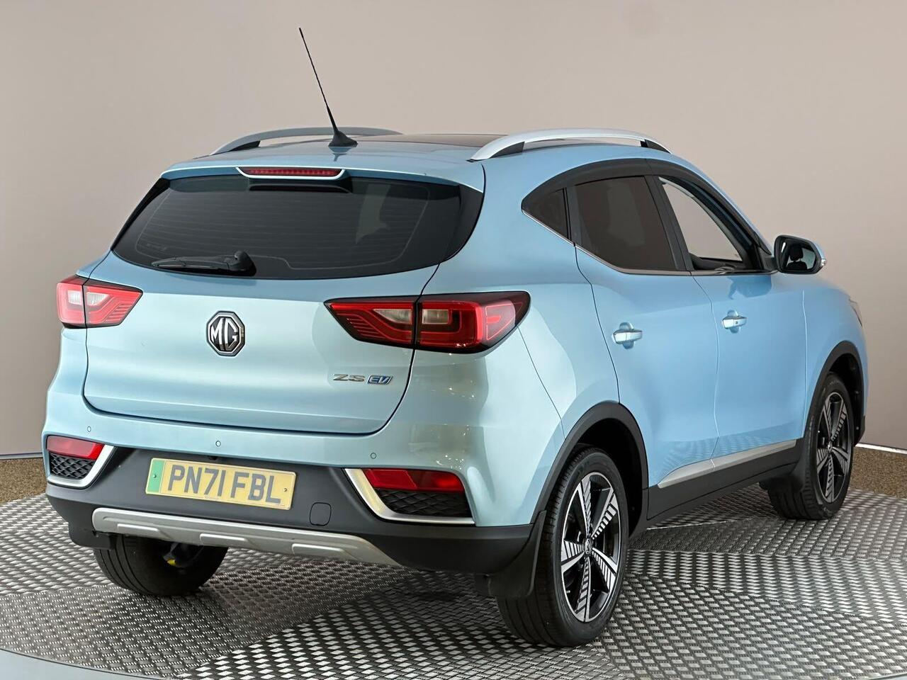 MG MG ZS PN71FBL