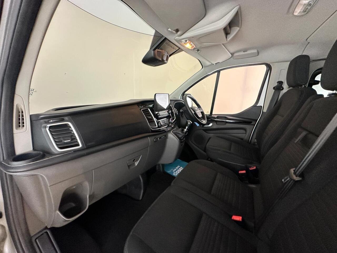 Ford Transit Custom AE68KZD